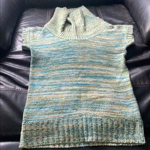 Short sleeved sweater